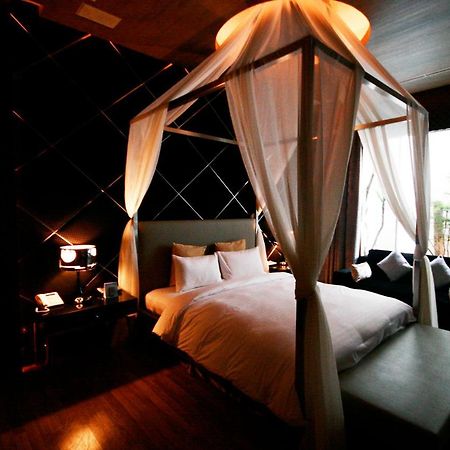 The Yorker Deluxe Motel Таоюань Екстер'єр фото