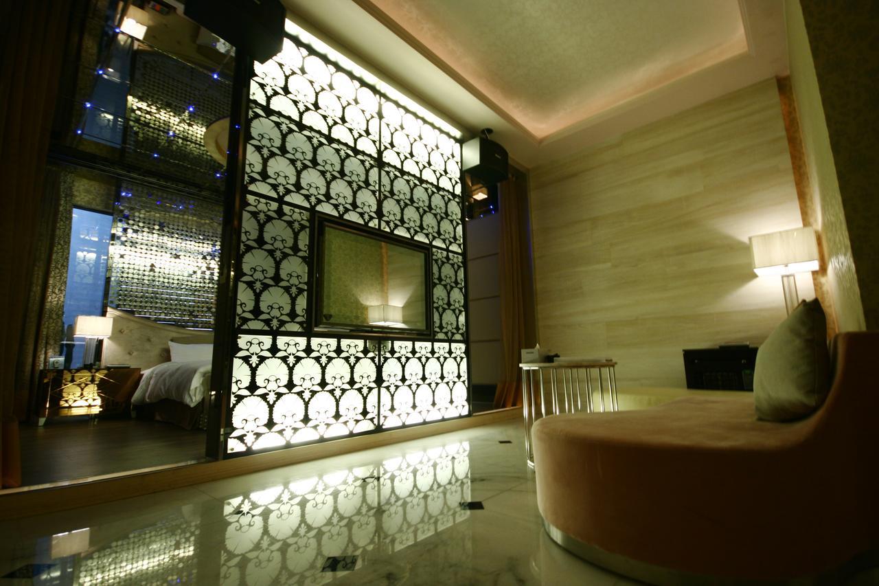 The Yorker Deluxe Motel Таоюань Екстер'єр фото